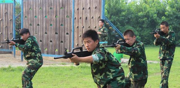 軍事夏令營應(yīng)該提前報(bào)名嗎？