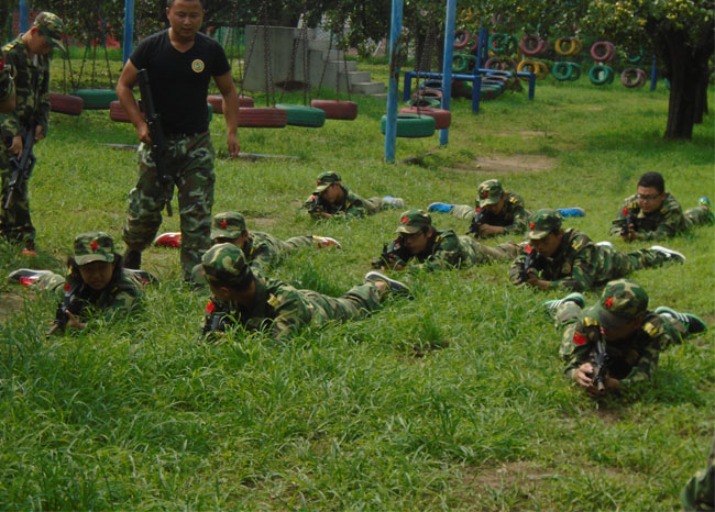 軍事夏令營(yíng)可以幫助孩子成長(zhǎng)嗎？